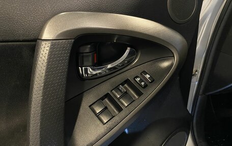 Toyota RAV4, 2009 год, 1 015 000 рублей, 39 фотография