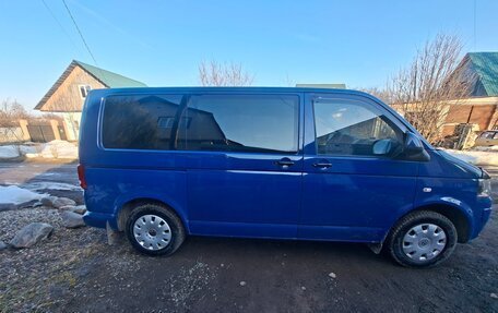 Volkswagen Caravelle T5, 2010 год, 1 960 000 рублей, 2 фотография