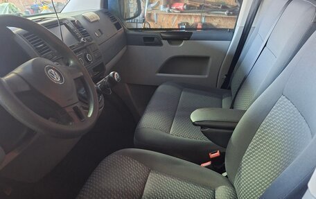 Volkswagen Caravelle T5, 2010 год, 1 960 000 рублей, 9 фотография