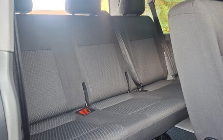 Volkswagen Caravelle T5, 2010 год, 1 960 000 рублей, 14 фотография