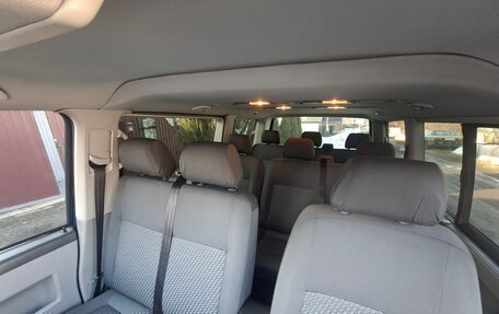 Volkswagen Caravelle T5, 2010 год, 1 960 000 рублей, 11 фотография