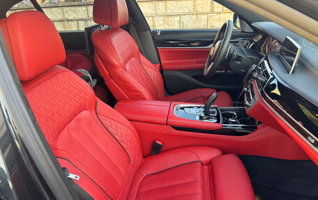 BMW 7 серия, 2018 год, 5 800 000 рублей, 15 фотография