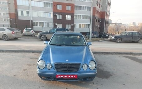 Mercedes-Benz E-Класс, 1999 год, 380 000 рублей, 1 фотография