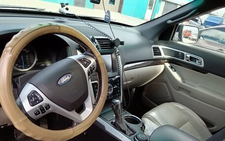 Ford Explorer VI, 2013 год, 1 870 000 рублей, 2 фотография