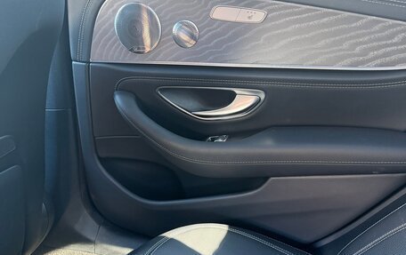 Mercedes-Benz E-Класс, 2022 год, 6 100 000 рублей, 24 фотография