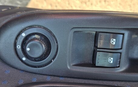 Renault Clio III, 2004 год, 299 999 рублей, 10 фотография