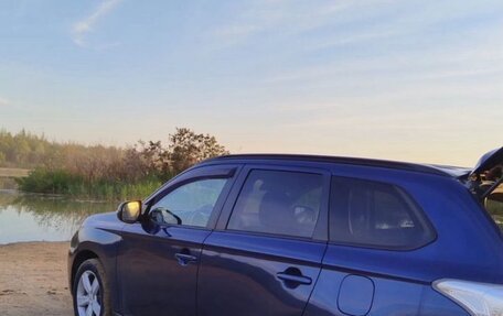 Mitsubishi Outlander III рестайлинг 3, 2013 год, 1 150 000 рублей, 4 фотография