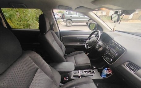 Mitsubishi Outlander III рестайлинг 3, 2013 год, 1 150 000 рублей, 10 фотография