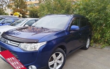 Mitsubishi Outlander III рестайлинг 3, 2013 год, 1 150 000 рублей, 2 фотография