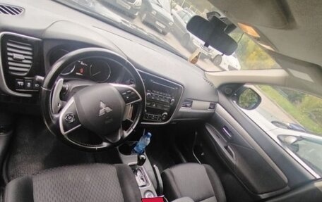 Mitsubishi Outlander III рестайлинг 3, 2013 год, 1 150 000 рублей, 12 фотография