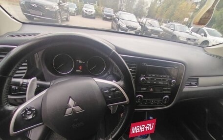 Mitsubishi Outlander III рестайлинг 3, 2013 год, 1 150 000 рублей, 13 фотография
