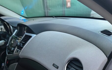 Chevrolet Cruze II, 2011 год, 800 000 рублей, 14 фотография