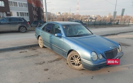 Mercedes-Benz E-Класс, 1999 год, 380 000 рублей, 3 фотография