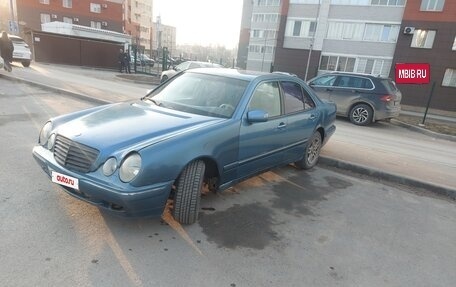 Mercedes-Benz E-Класс, 1999 год, 380 000 рублей, 2 фотография