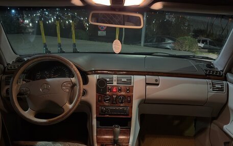 Mercedes-Benz E-Класс, 1999 год, 380 000 рублей, 19 фотография