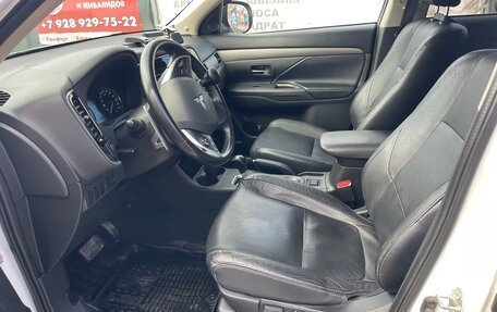 Mitsubishi Outlander III рестайлинг 3, 2014 год, 1 590 000 рублей, 8 фотография