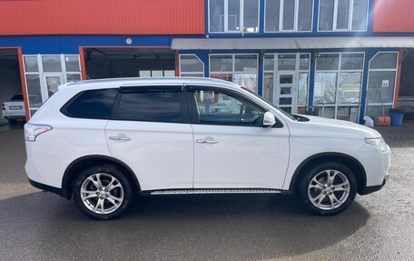 Mitsubishi Outlander III рестайлинг 3, 2014 год, 1 590 000 рублей, 20 фотография