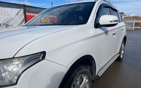 Mitsubishi Outlander III рестайлинг 3, 2014 год, 1 590 000 рублей, 16 фотография