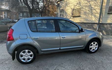 Renault Sandero I, 2010 год, 899 000 рублей, 2 фотография