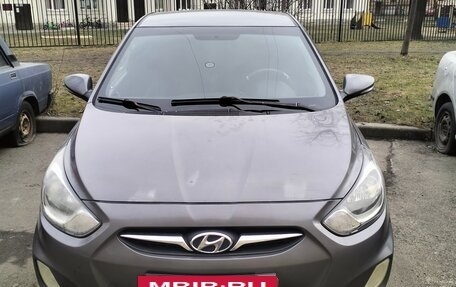 Hyundai Solaris II рестайлинг, 2012 год, 750 000 рублей, 4 фотография