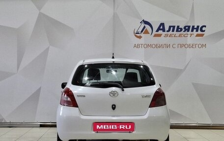 Toyota Yaris III рестайлинг, 2008 год, 450 000 рублей, 4 фотография