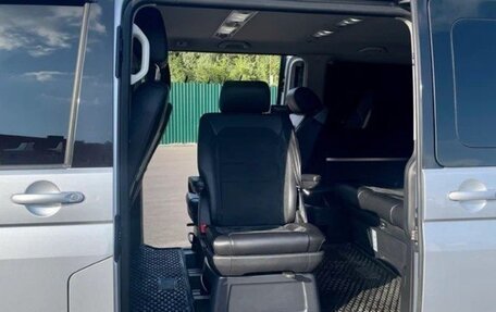 Volkswagen Multivan T6 рестайлинг, 2015 год, 3 200 000 рублей, 1 фотография