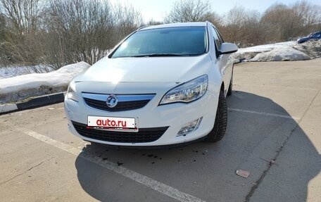 Opel Astra J, 2011 год, 345 000 рублей, 1 фотография