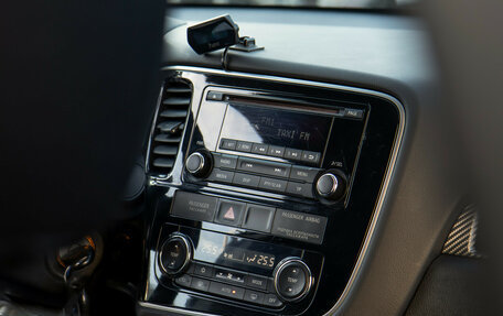 Mitsubishi Outlander III рестайлинг 3, 2014 год, 1 428 000 рублей, 12 фотография