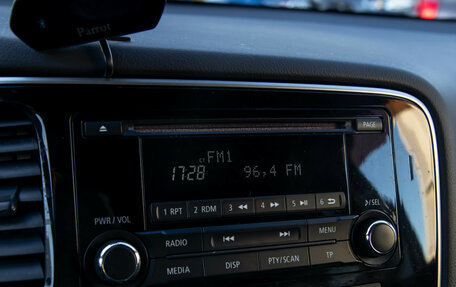 Mitsubishi Outlander III рестайлинг 3, 2014 год, 1 428 000 рублей, 14 фотография