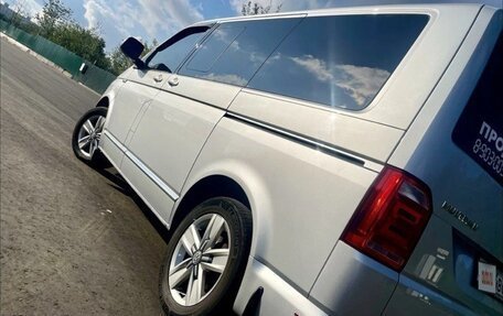 Volkswagen Multivan T6 рестайлинг, 2015 год, 3 200 000 рублей, 6 фотография