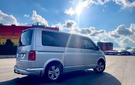 Volkswagen Multivan T6 рестайлинг, 2015 год, 3 200 000 рублей, 7 фотография