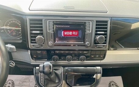 Volkswagen Multivan T6 рестайлинг, 2015 год, 3 200 000 рублей, 8 фотография