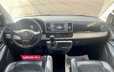 Volkswagen Multivan T6 рестайлинг, 2015 год, 3 200 000 рублей, 13 фотография