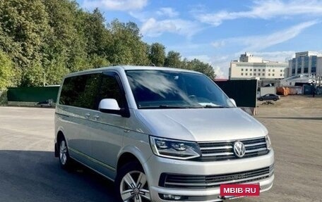 Volkswagen Multivan T6 рестайлинг, 2015 год, 3 200 000 рублей, 12 фотография