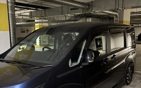 Honda Stepwgn IV, 2018 год, 2 250 000 рублей, 2 фотография