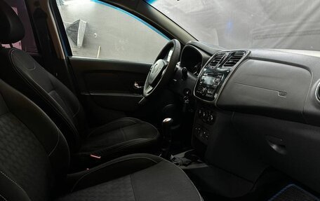 Renault Logan II, 2016 год, 599 777 рублей, 11 фотография