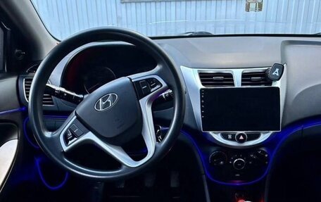 Hyundai Solaris II рестайлинг, 2015 год, 920 000 рублей, 7 фотография