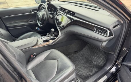 Toyota Camry, 2021 год, 3 000 000 рублей, 10 фотография