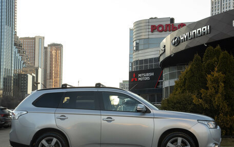 Mitsubishi Outlander III рестайлинг 3, 2014 год, 1 188 000 рублей, 3 фотография