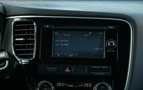 Mitsubishi Outlander III рестайлинг 3, 2014 год, 1 188 000 рублей, 13 фотография