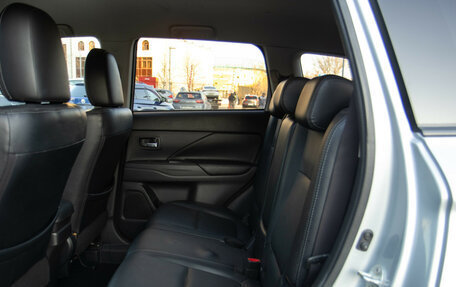 Mitsubishi Outlander III рестайлинг 3, 2014 год, 1 188 000 рублей, 8 фотография