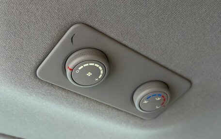 Hyundai Grand Starex Grand Starex I рестайлинг 2, 2014 год, 2 100 000 рублей, 22 фотография