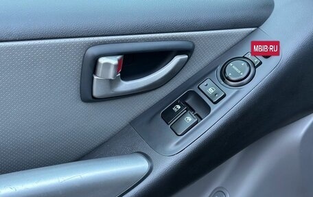 Hyundai Grand Starex Grand Starex I рестайлинг 2, 2014 год, 2 100 000 рублей, 12 фотография