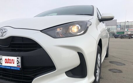 Toyota Yaris, 2020 год, 1 350 000 рублей, 4 фотография