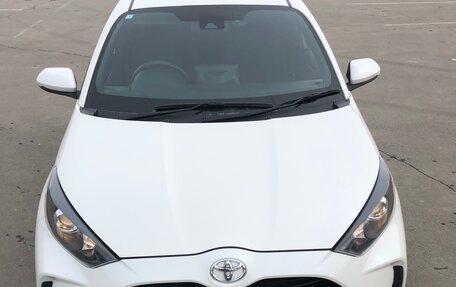 Toyota Yaris, 2020 год, 1 350 000 рублей, 3 фотография