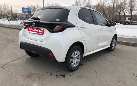 Toyota Yaris, 2020 год, 1 350 000 рублей, 11 фотография