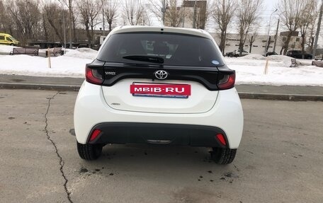 Toyota Yaris, 2020 год, 1 350 000 рублей, 10 фотография