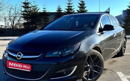 Opel Astra J, 2013 год, 900 000 рублей, 2 фотография