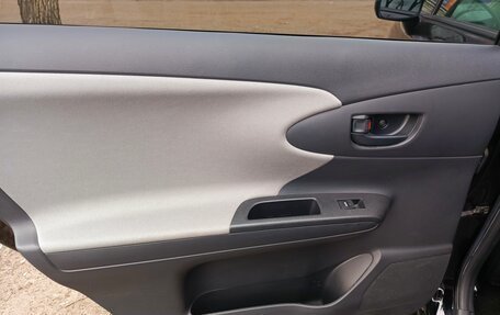 Toyota Wish II, 2010 год, 1 650 000 рублей, 28 фотография