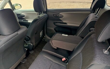 Toyota Wish II, 2010 год, 1 650 000 рублей, 29 фотография